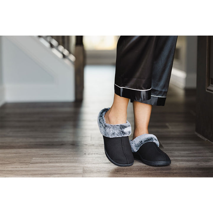 PowerStep Orthotic Arch Supporting clog slippers for Women, woman wearing orthotic arch supporting slippers in and around the house 